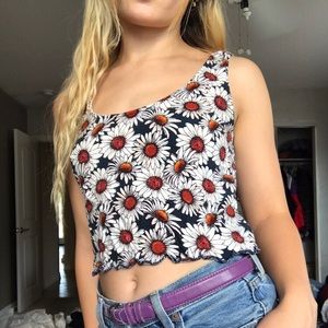 Perfect summer daisy crop top🌼